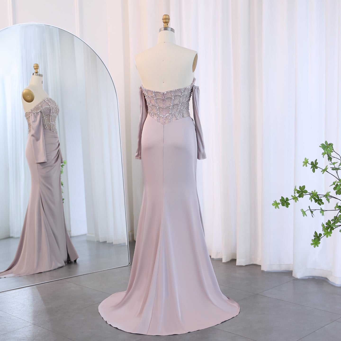 Luxury White Scalloped Evening Dress with High Slit SS416