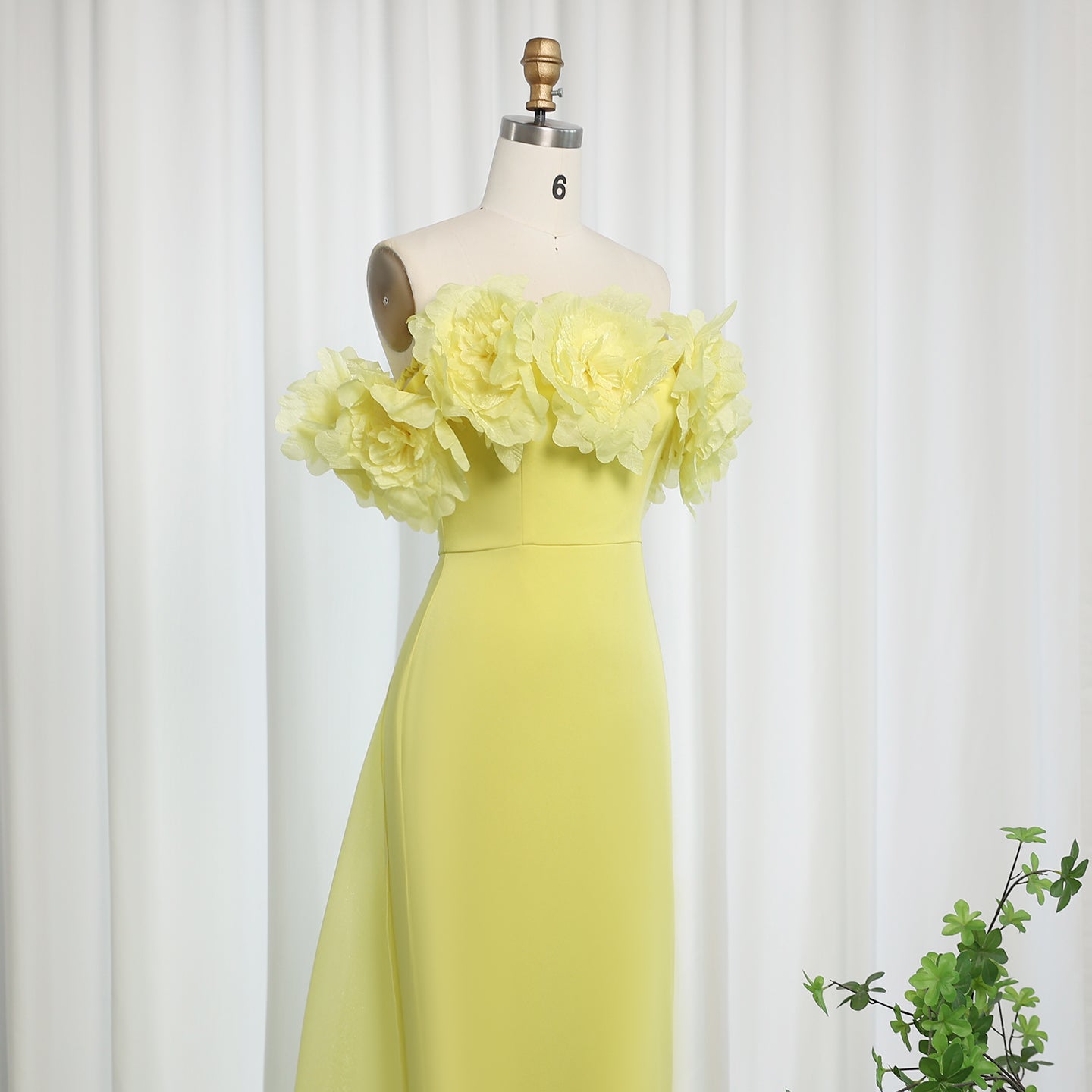 Elegant 3D Flowers Light Yellow Evening Dress with Overskirt SF013
