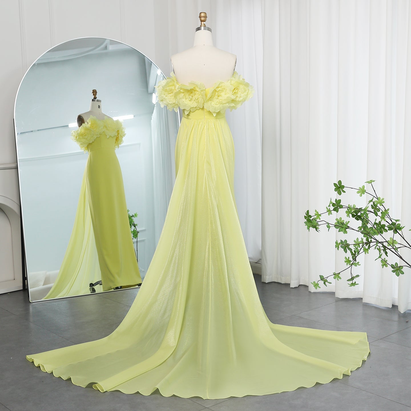 Elegant 3D Flowers Light Yellow Evening Dress with Overskirt SF013