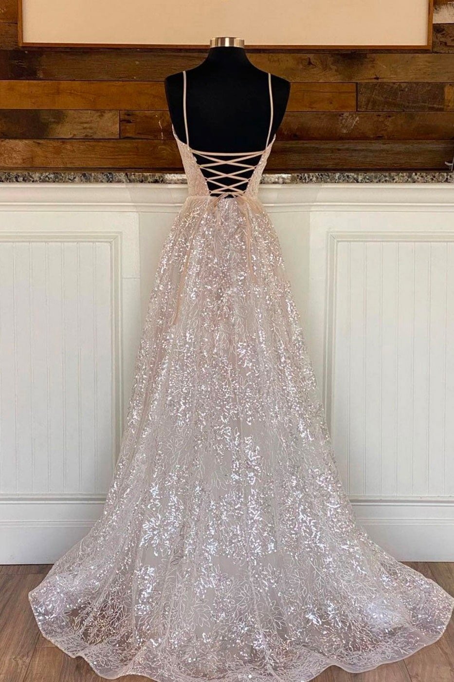 A-Line/Princess V Nec Sleeveless Sparkly Prom Dresses Long Lace Formal Evening Gowns