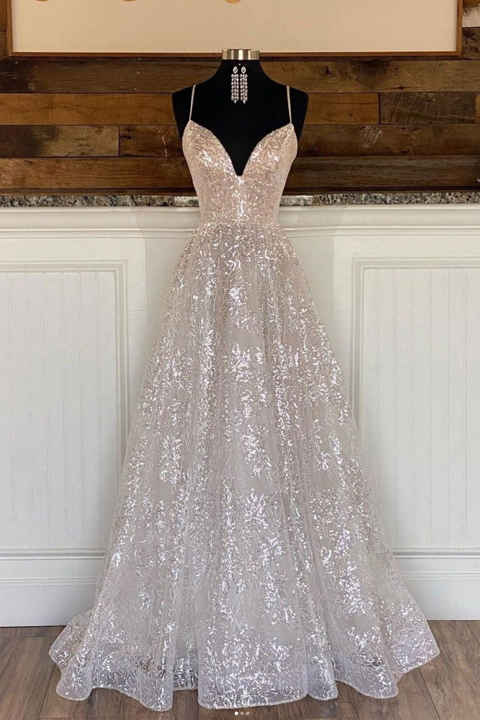 A-Line/Princess V Nec Sleeveless Sparkly Prom Dresses Long Lace Formal Evening Gowns