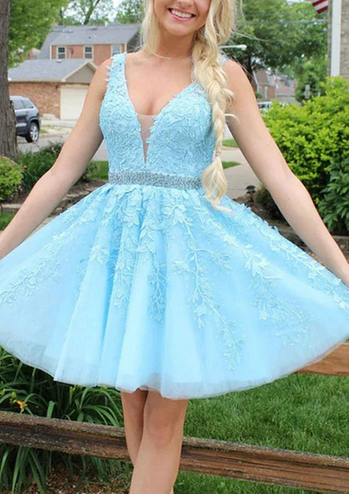 Short/Mini A-line V Neck Lace Tulle Homecoming Dress With Appliqued Beading