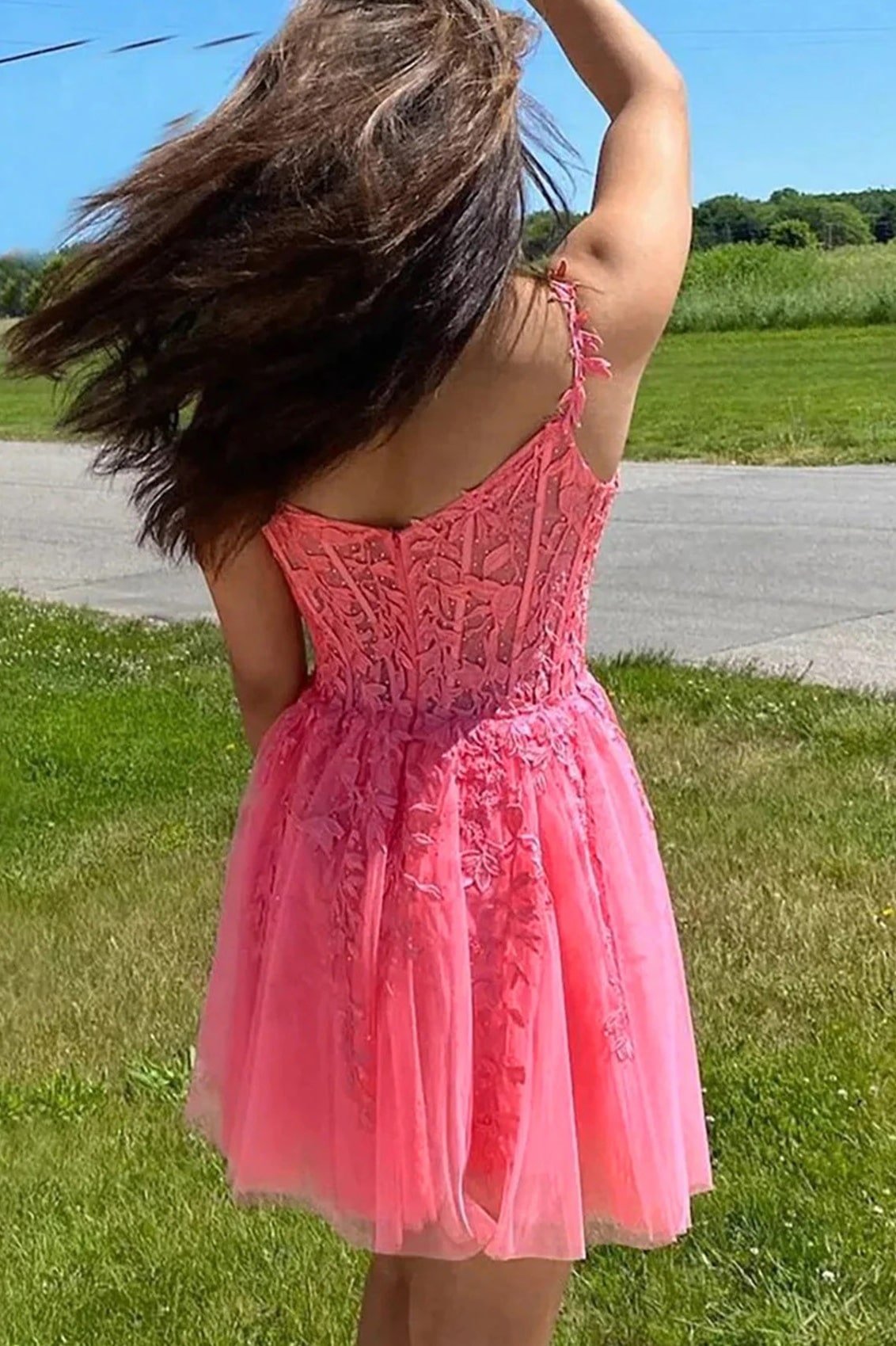 Sheath/Column V Neck Sleeveless Short/Mini Lace Homecoming Dress with Beading-598