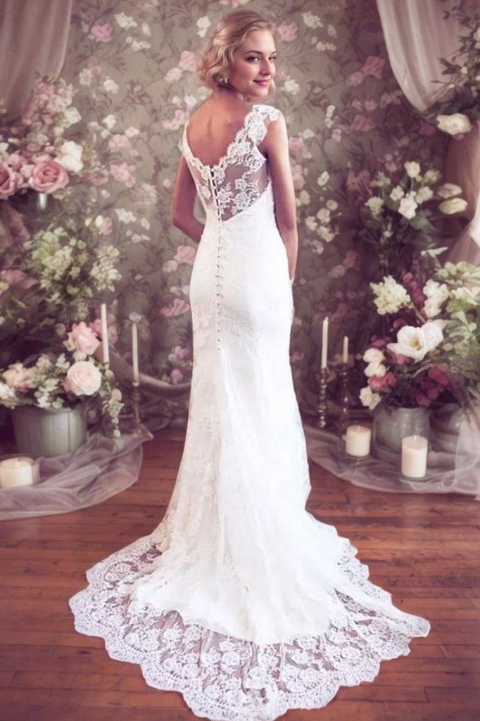 Sheath/Column Tulle Lace V-neck Sleeveless Court Train Wedding Dresses-713