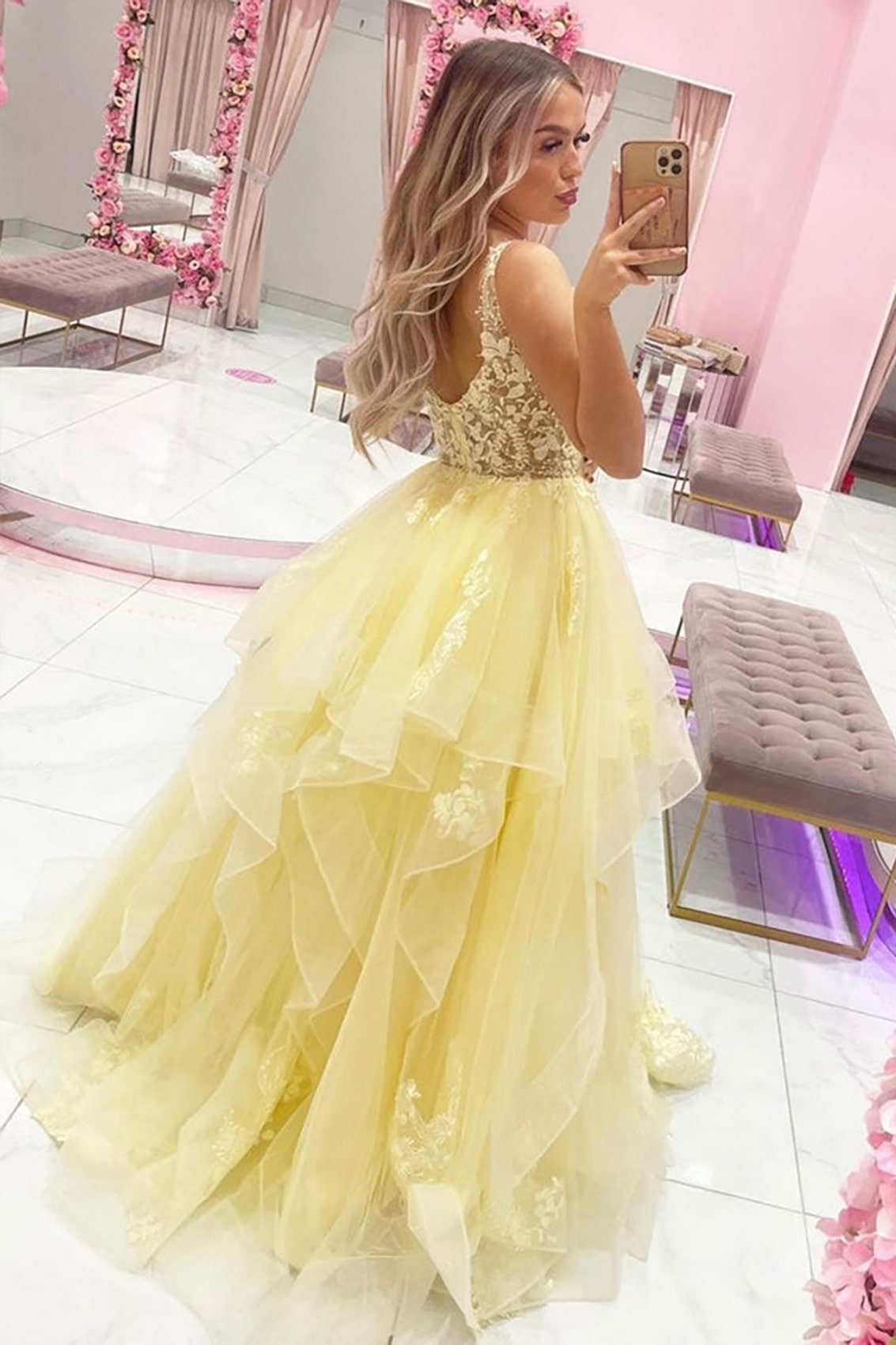 A-line Lace V Neck Long Prom Dresses Sleeveless Tulle Yellow Prom Gown