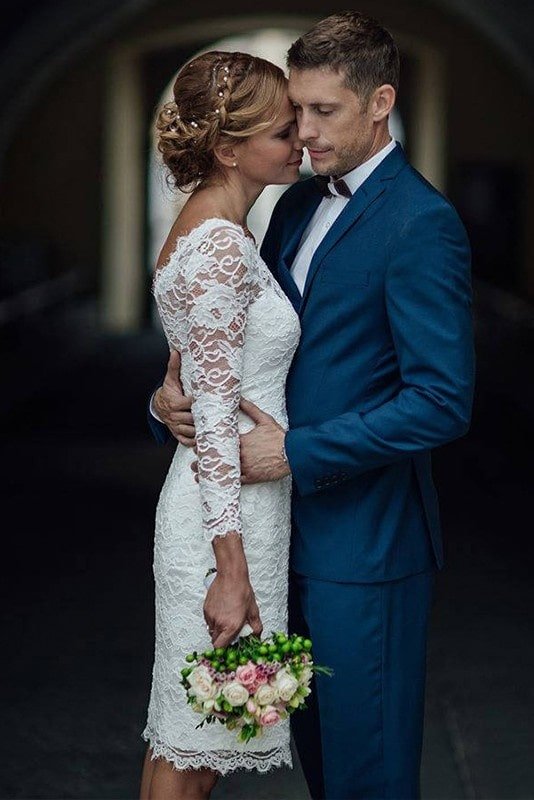 Sheath/Column Lace Scoop Long Sleeves Knee-Length Wedding Dresses-680