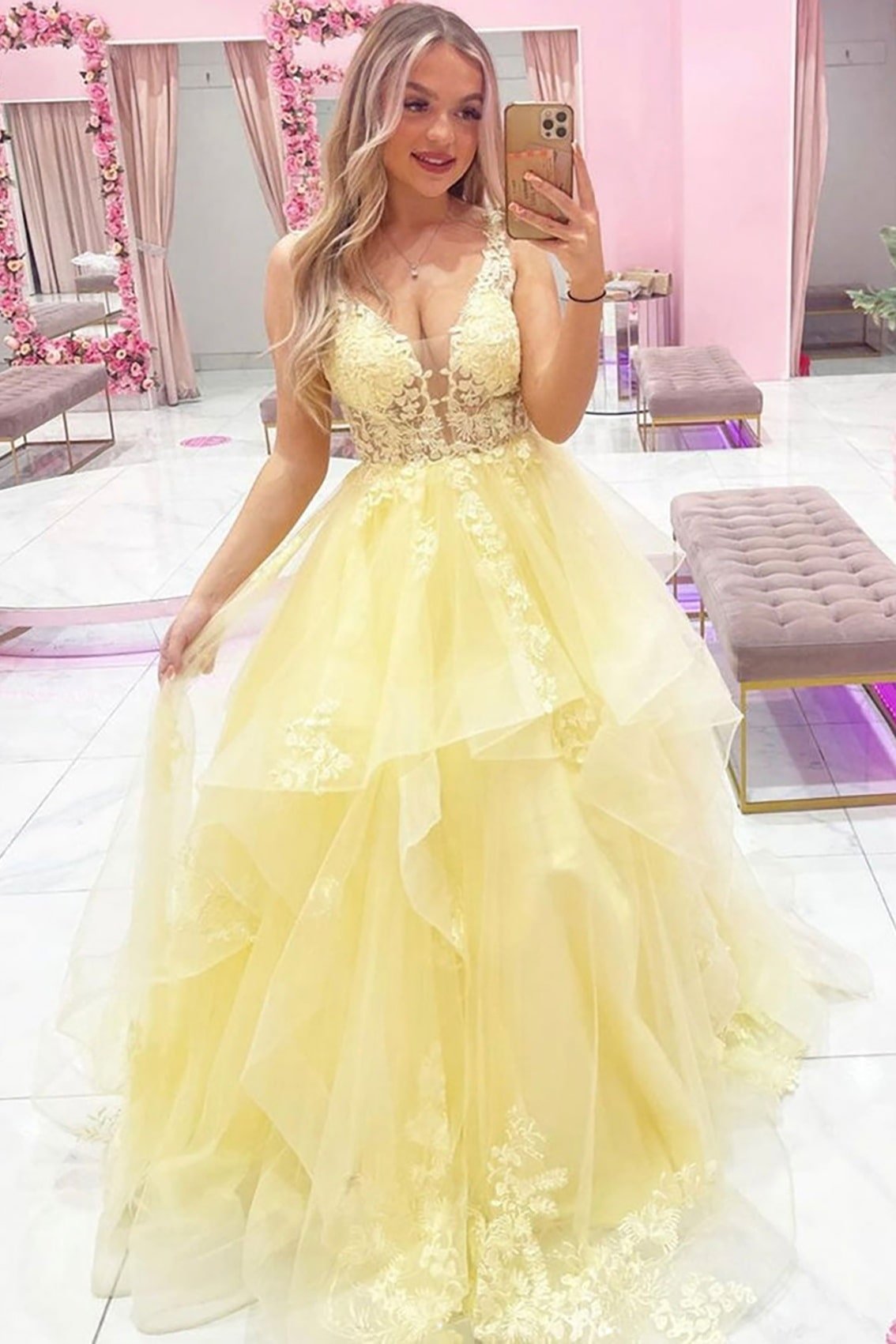 A-line Lace V Neck Long Prom Dresses Sleeveless Tulle Yellow Prom Gown