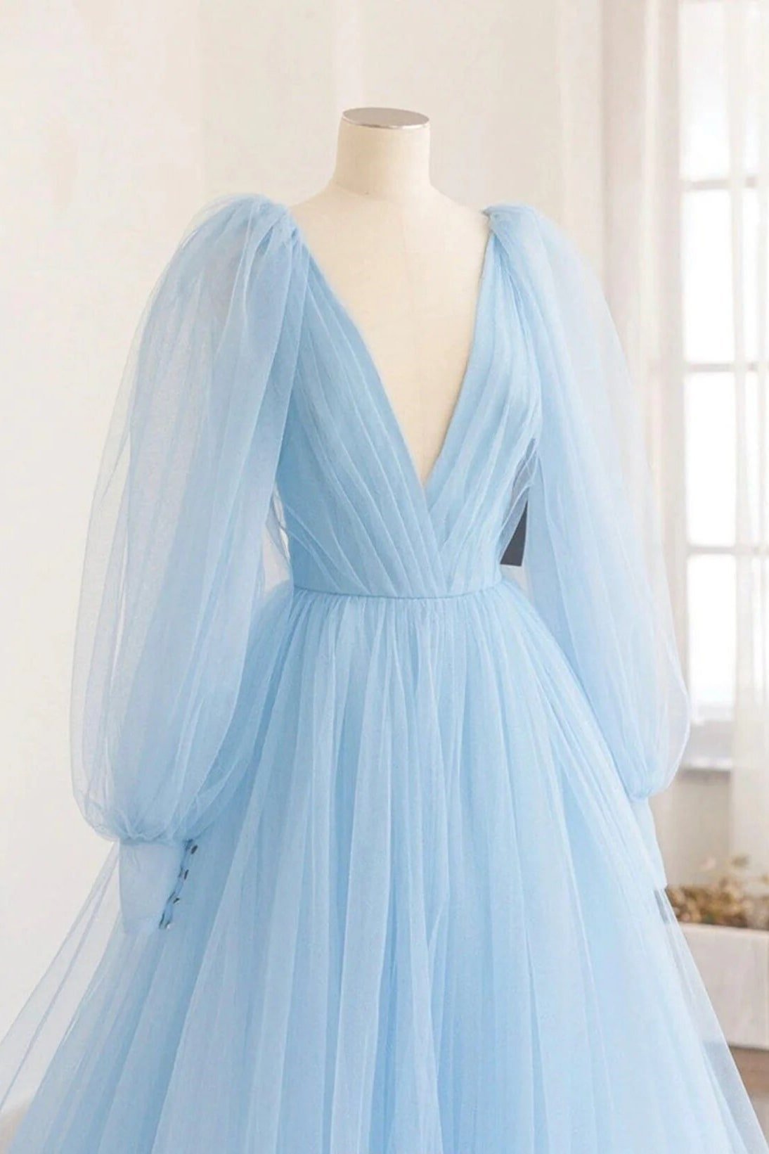 A-line Princess V Neck Full/Long Sleeve Court Train Tulle Prom Dresses-499