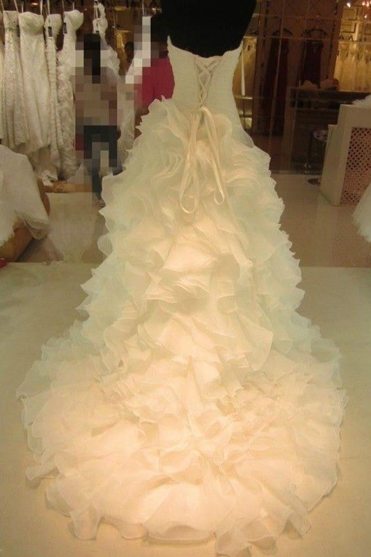 Ball Gown Ruffles Sweetheart Organza Sleeveless Court Train Wedding Dresses-715