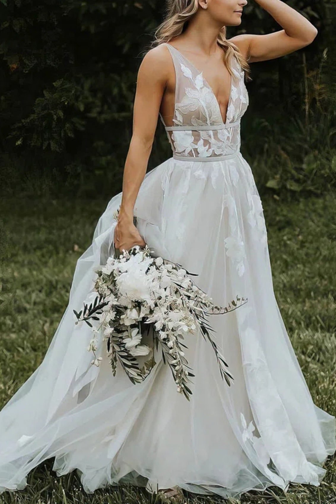 A-Line/Princess Tulle Lace V-neck Sleeveless Sweep/Brush Train Wedding Dresses-0