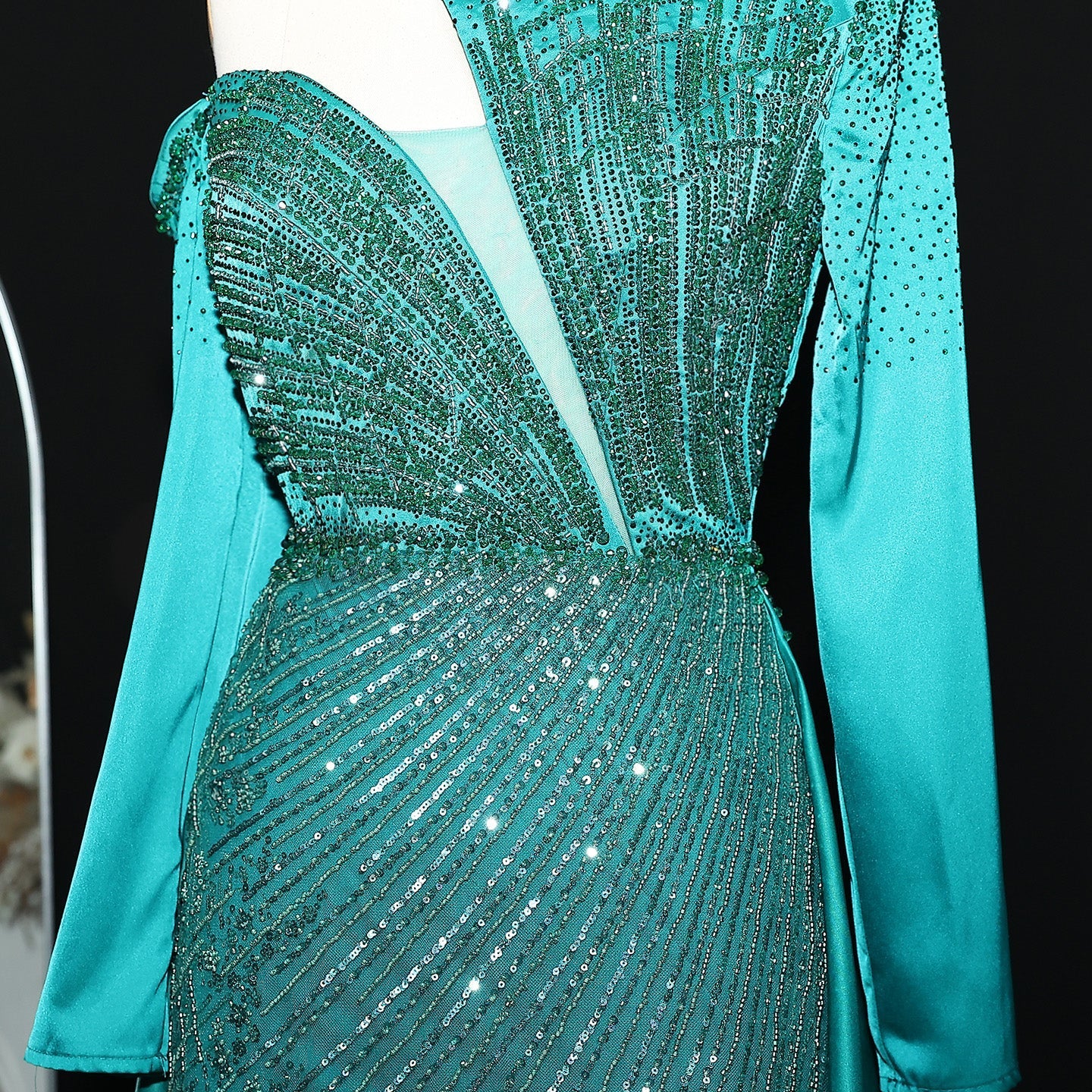 Luxury Red Long Sleeves Evening Dress with Overskirt SS019