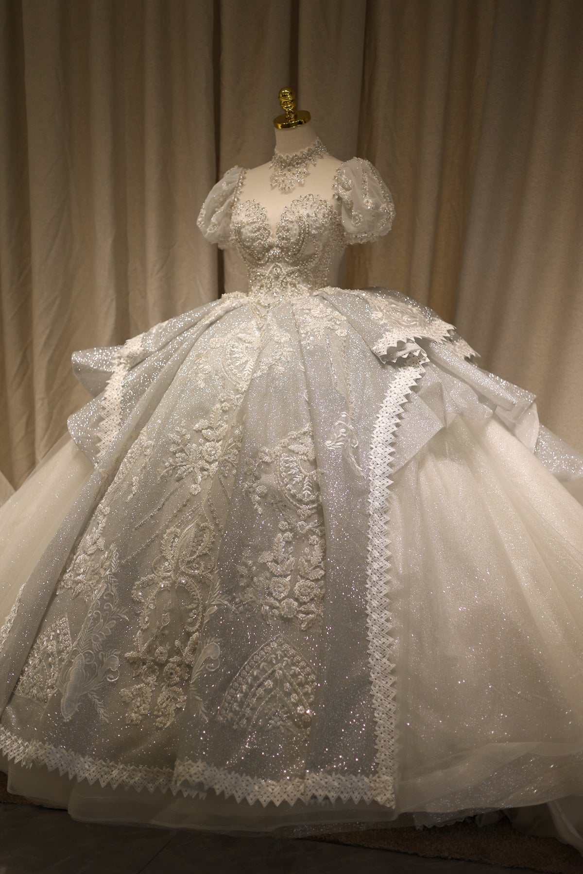 Luxury Cinderella-Inspired Ball Gown Wedding Dress RS003