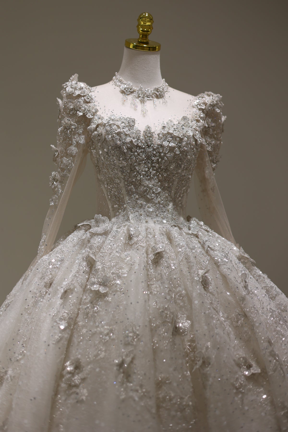 Luxury Pearl 3D Floral Long Sleeves Ball Gown Wedding Dress RS005