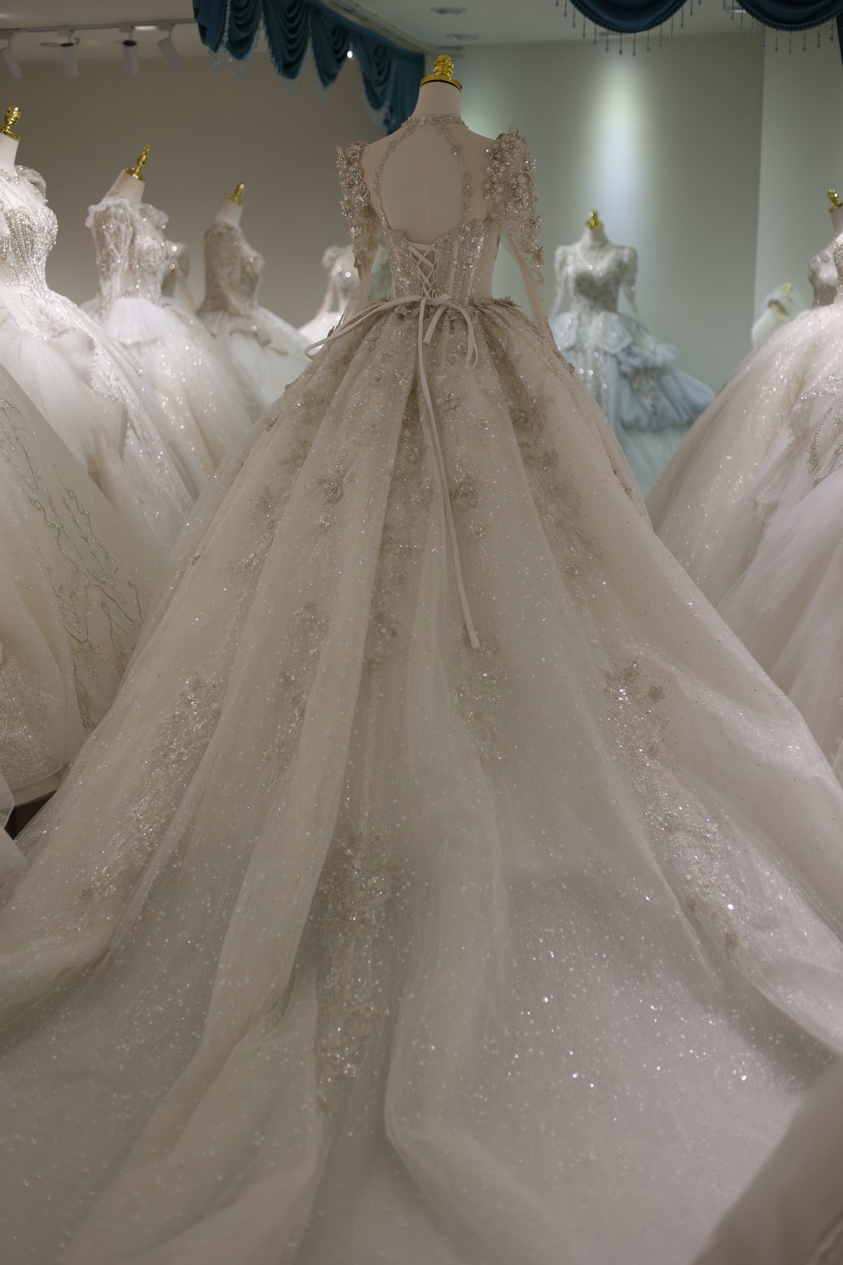 Luxury Pearl 3D Floral Long Sleeves Ball Gown Wedding Dress RS005