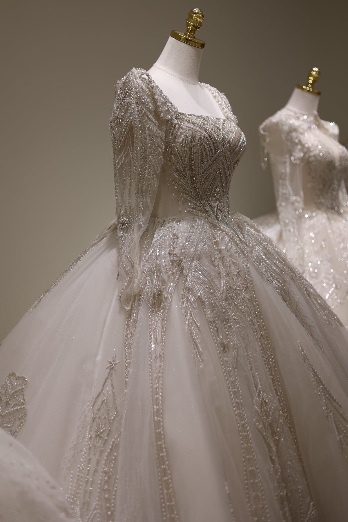 Luxury Square Neck Long Sleeves Ball Gown Wedding Dress RS006