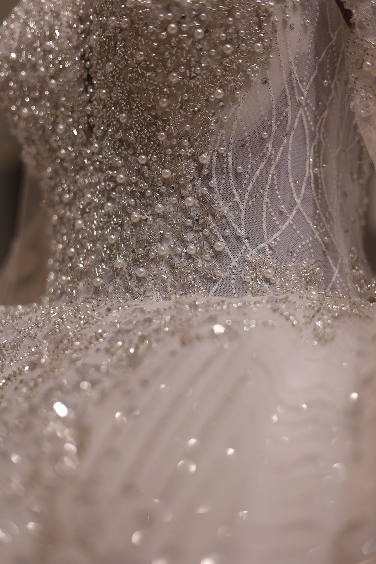 Luxury Pearls Long Sleeves Wedding Dress Ball Gown RS011