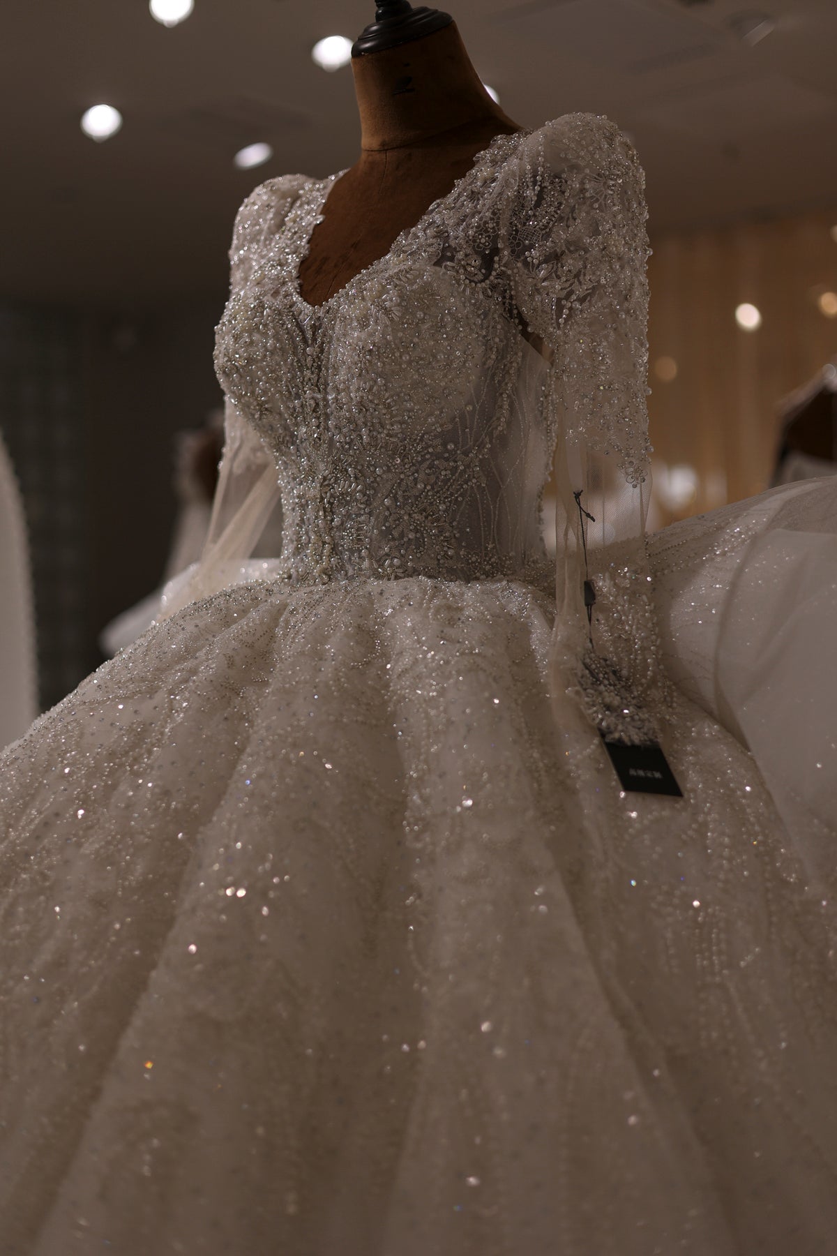 Luxury Ball Gown Crystal Long Sleeves Wedding dress RS012