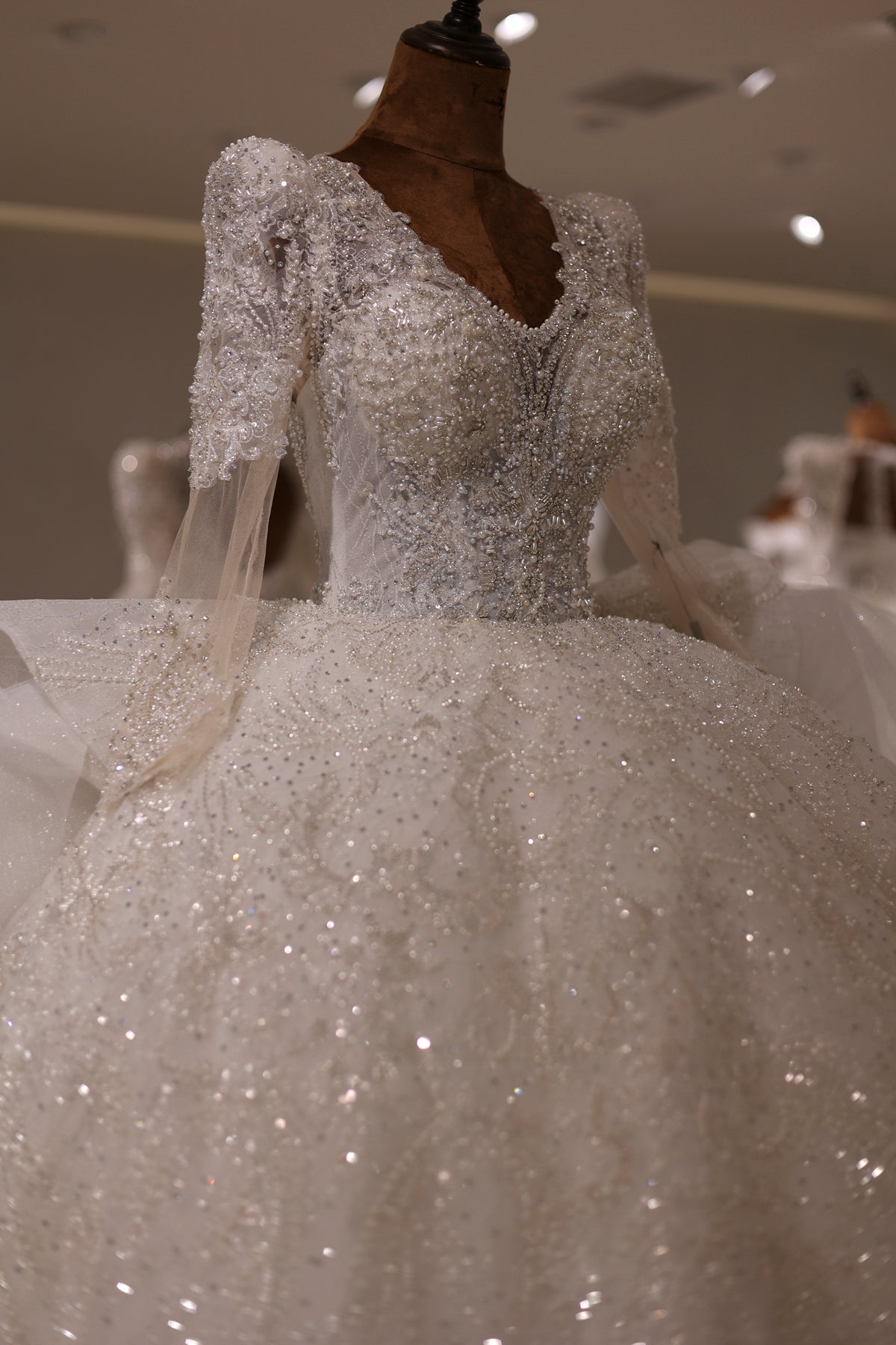 Luxury Ball Gown Crystal Long Sleeves Wedding dress RS012