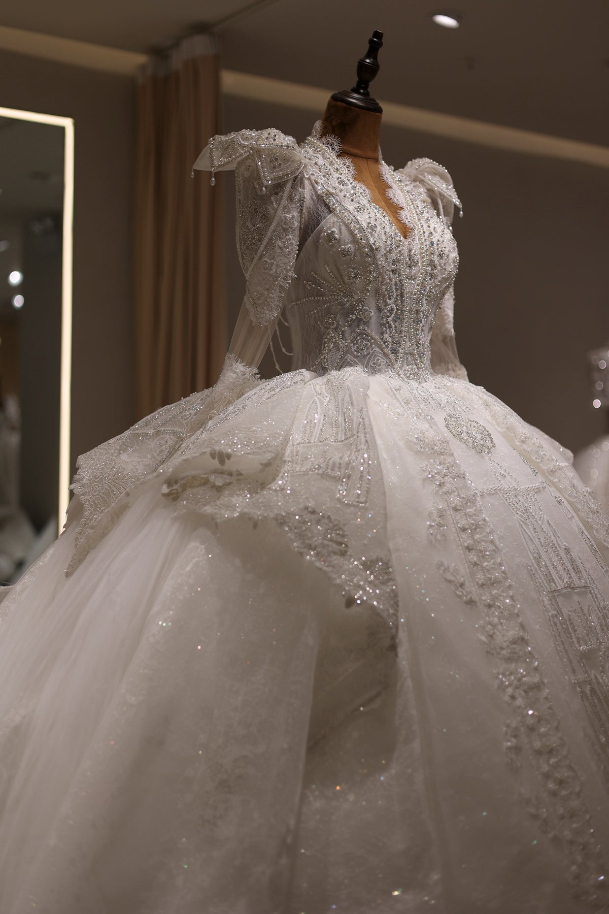 Luxury V-Neck Long Sleeves Wedding Dress RS014