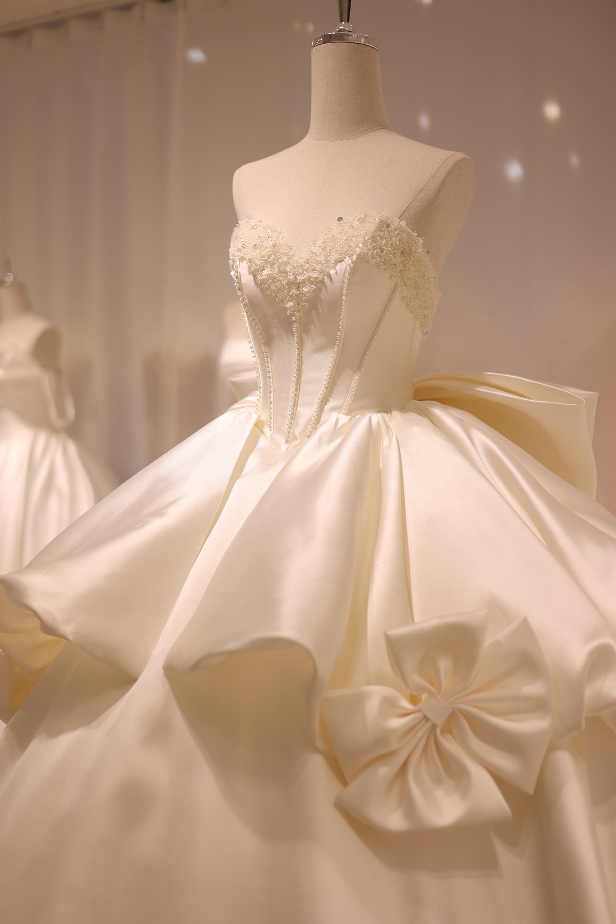 Luxury Off White Satin Pearls Ball Gown Wedding Dress RS016