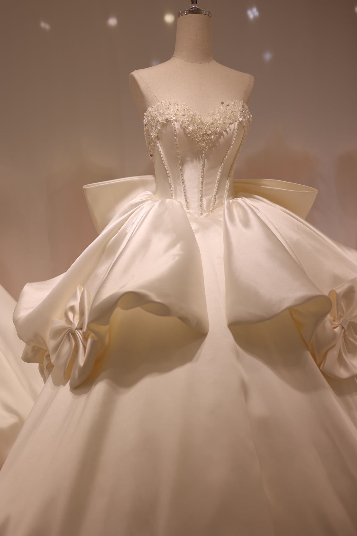 Luxury Off White Satin Pearls Ball Gown Wedding Dress RS016