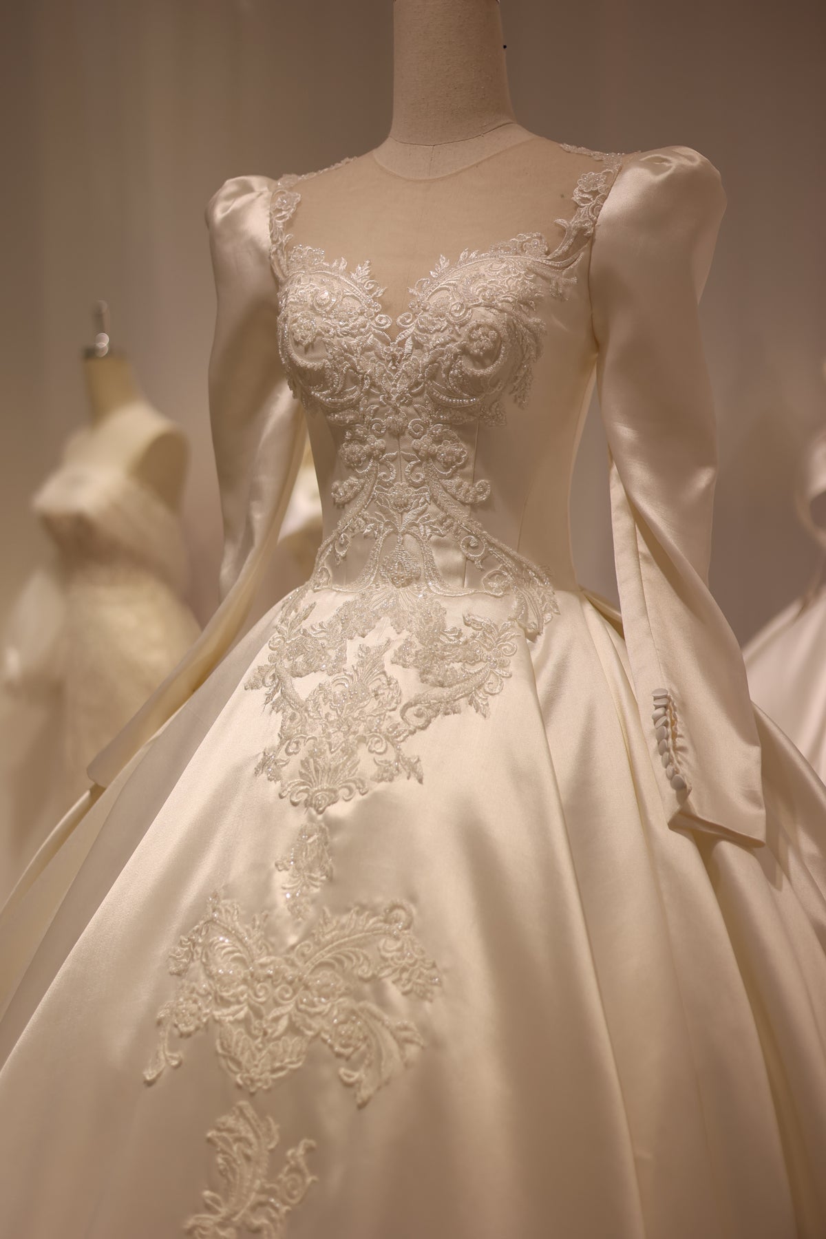 Elegant Satin Wedding Dress Ball Gown Long Sleeves RS017