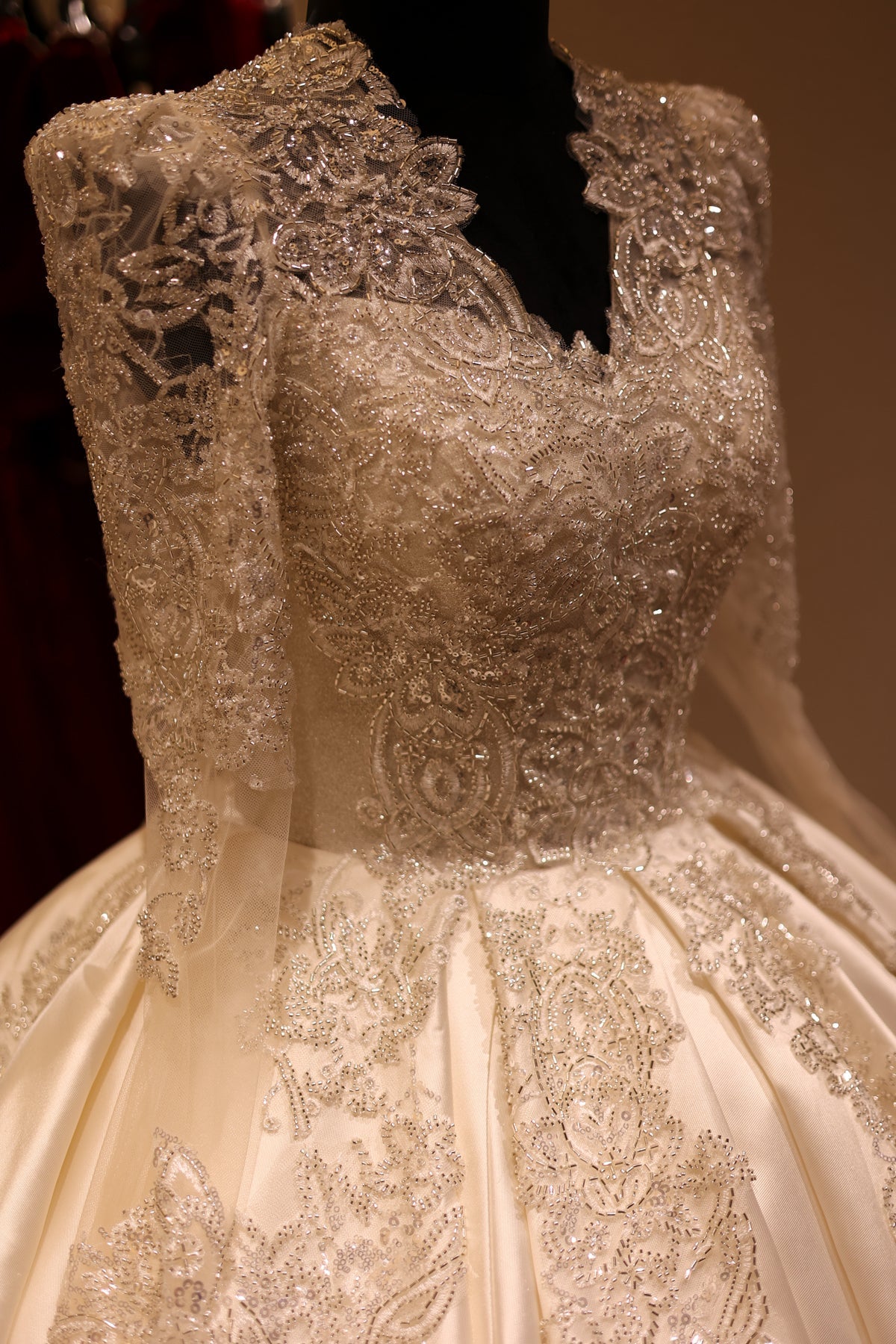 Luxury Crystal Satin Long Sleeve Ball Gown Wedding Dress RS028