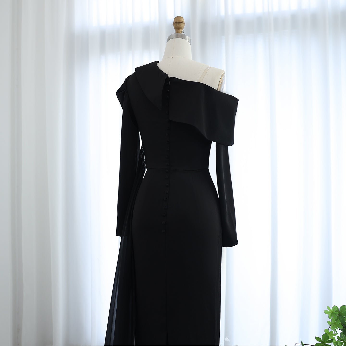 Elegant 3D Flowers Black Long Sleeves Evening Dress SS488