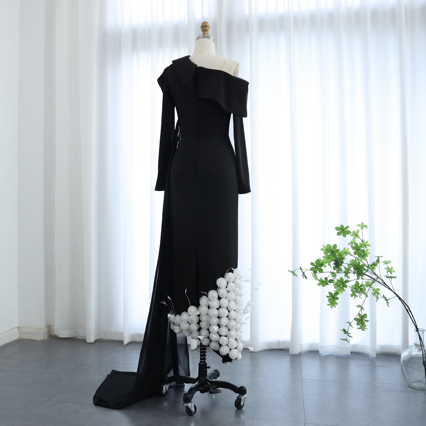 Elegant 3D Flowers Black Long Sleeves Evening Dress SS488