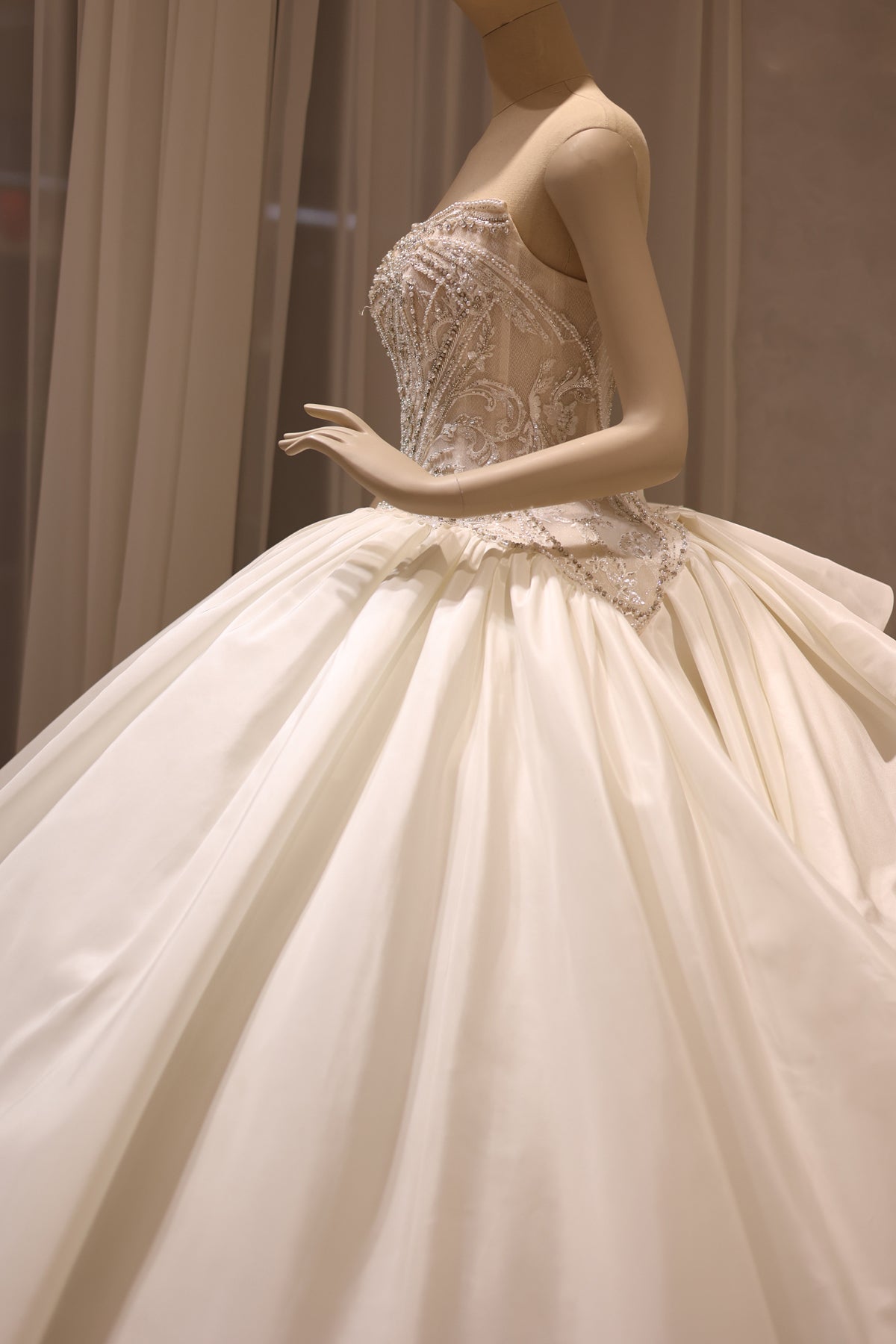 Elegant Beaded Strapless Ball Gown Wedding Dress RS034