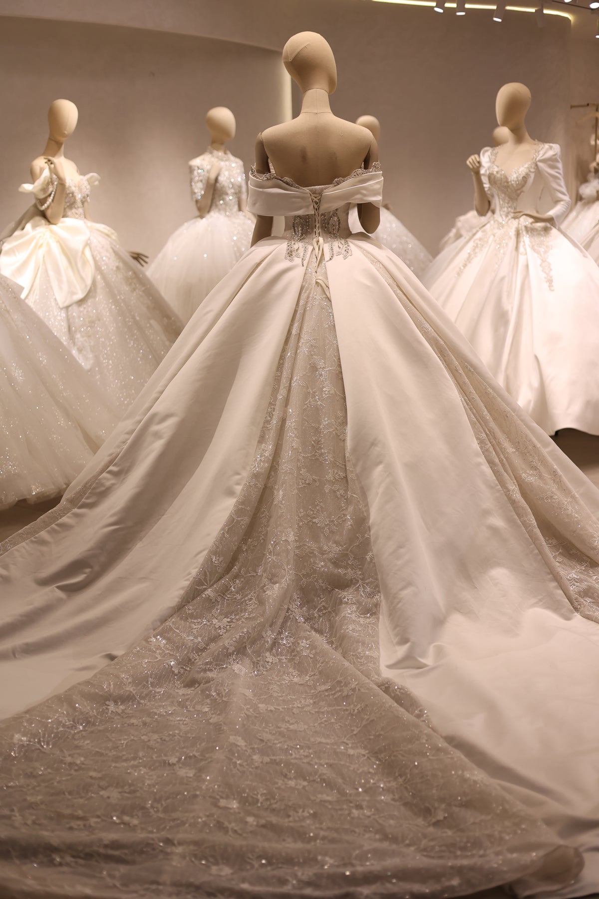 Glamorous Off-Shoulder White Ball Gown Wedding Dress RS040