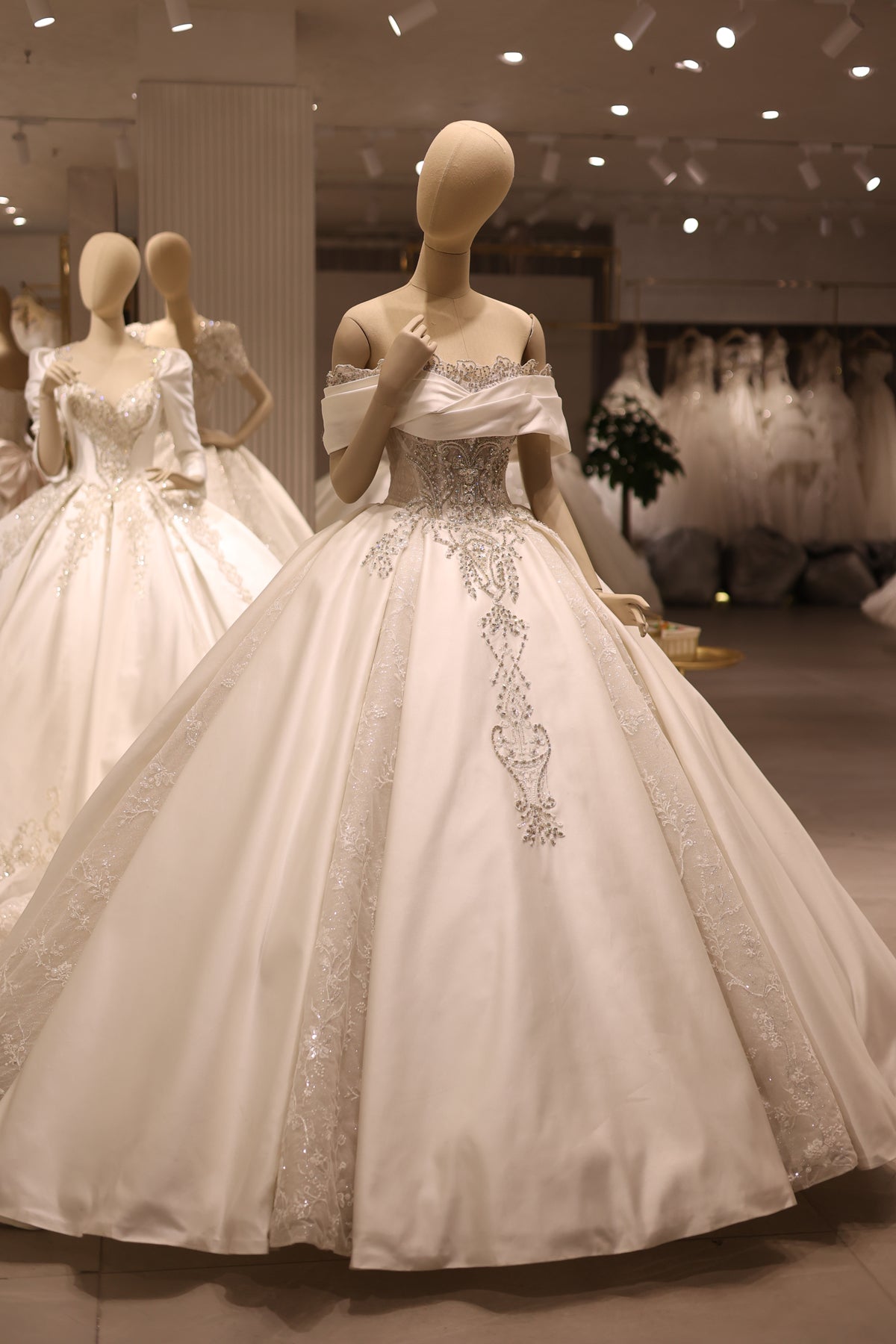 Glamorous Off-Shoulder White Ball Gown Wedding Dress RS040