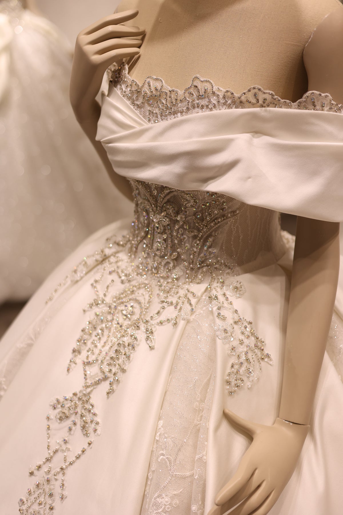 Glamorous Off-Shoulder White Ball Gown Wedding Dress RS040