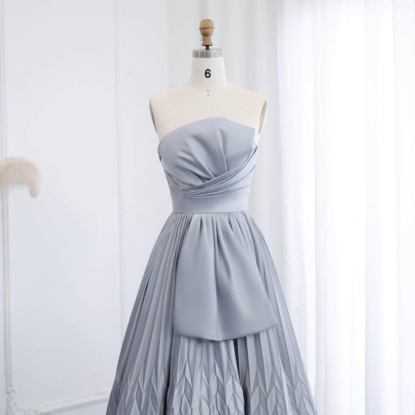 Elegant Sliver Pleats Strapless A-Line Evening Dress SS409