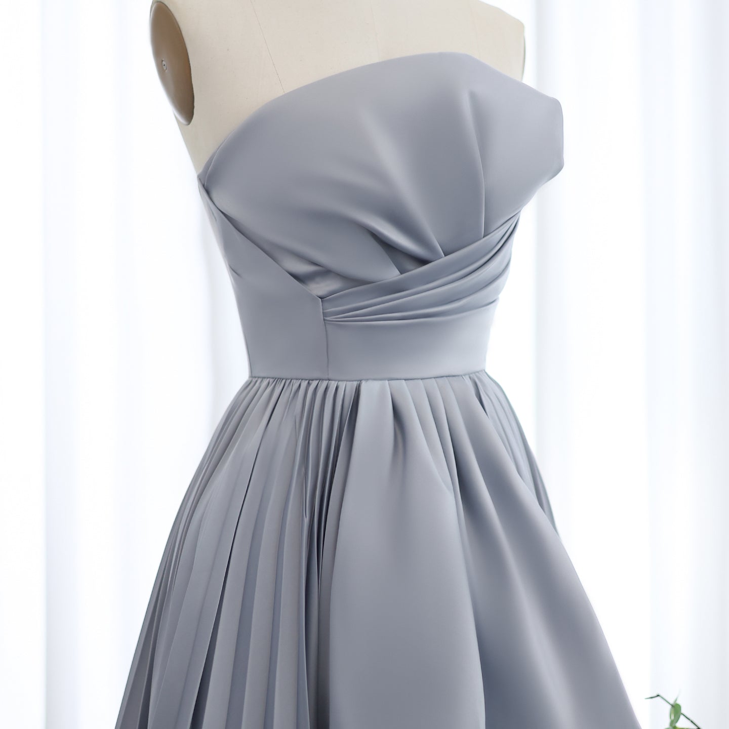 Elegant Sliver Pleats Strapless A-Line Evening Dress SS409