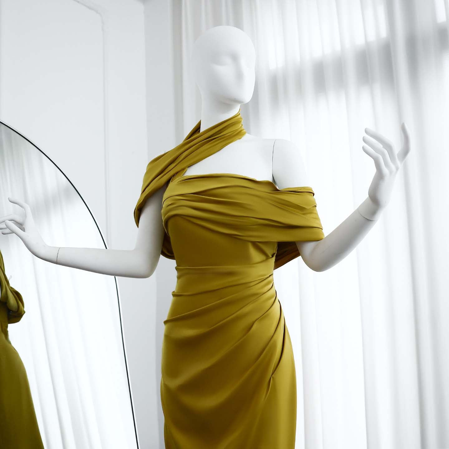 Elegant  Halter Gold Off Shoulder Evening Dress SF053