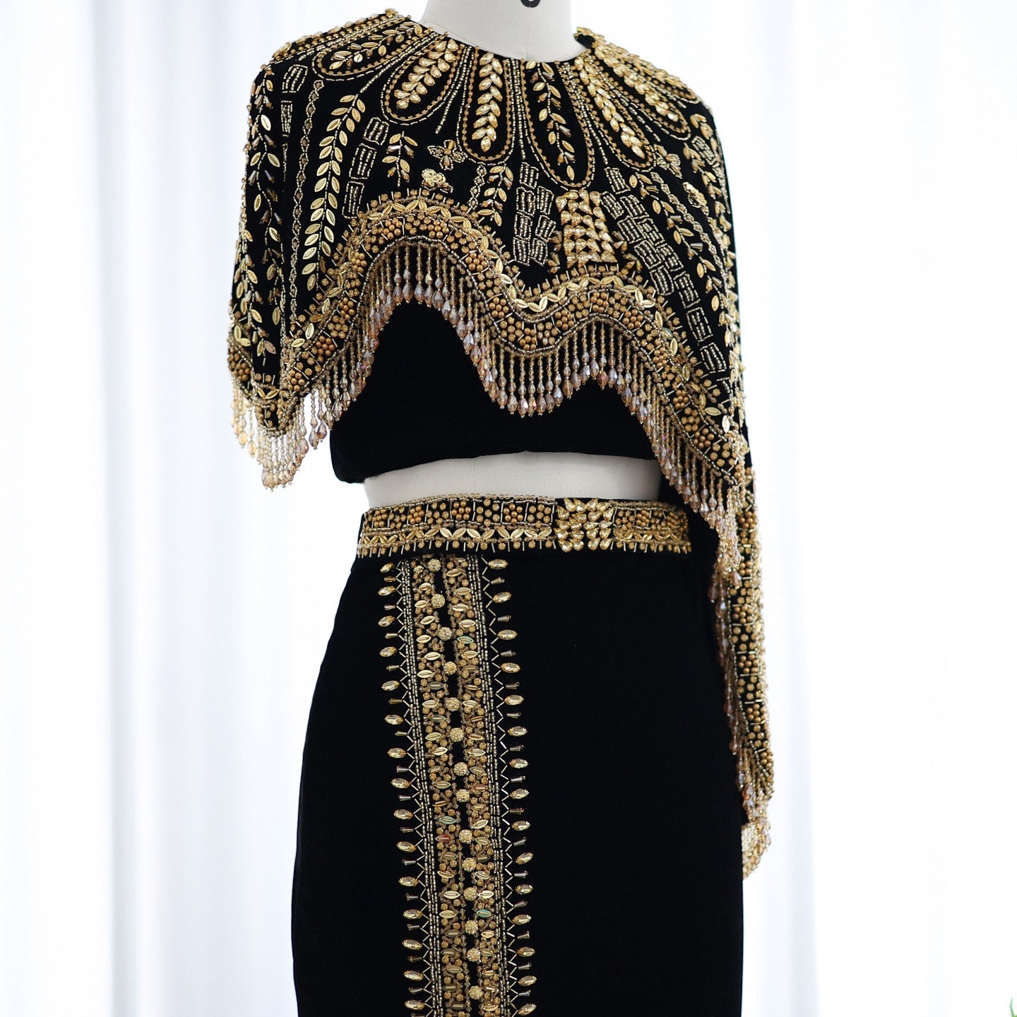 Luxury Black Two Pieces Evening Dress with Gold Beaded SS367