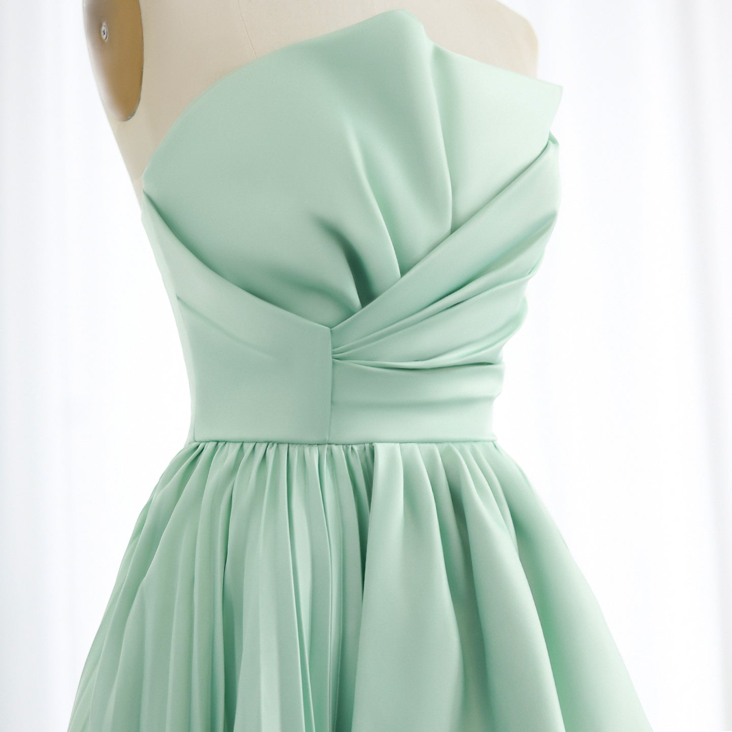 Elegant Sliver Pleats Strapless A-Line Evening Dress SS409