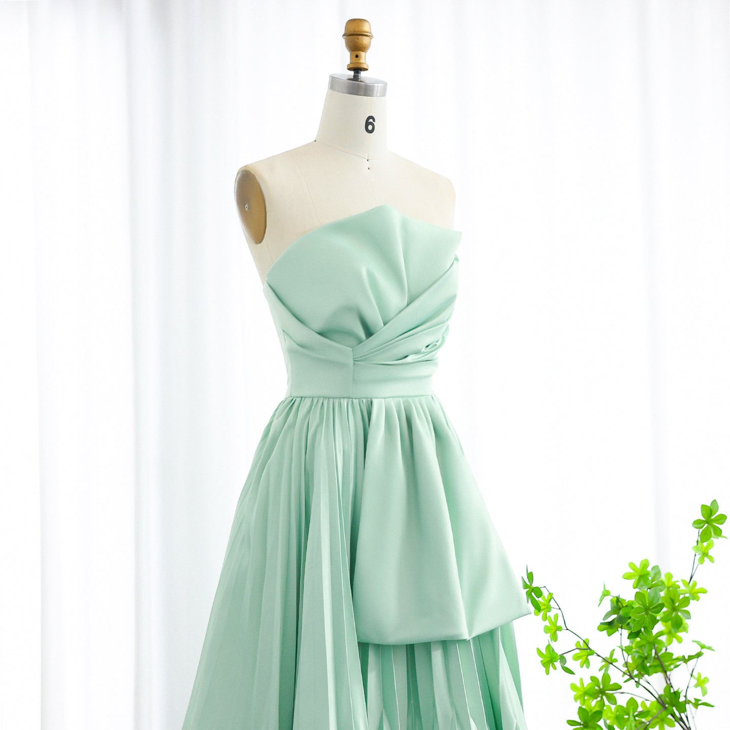 Elegant Sliver Pleats Strapless A-Line Evening Dress SS409