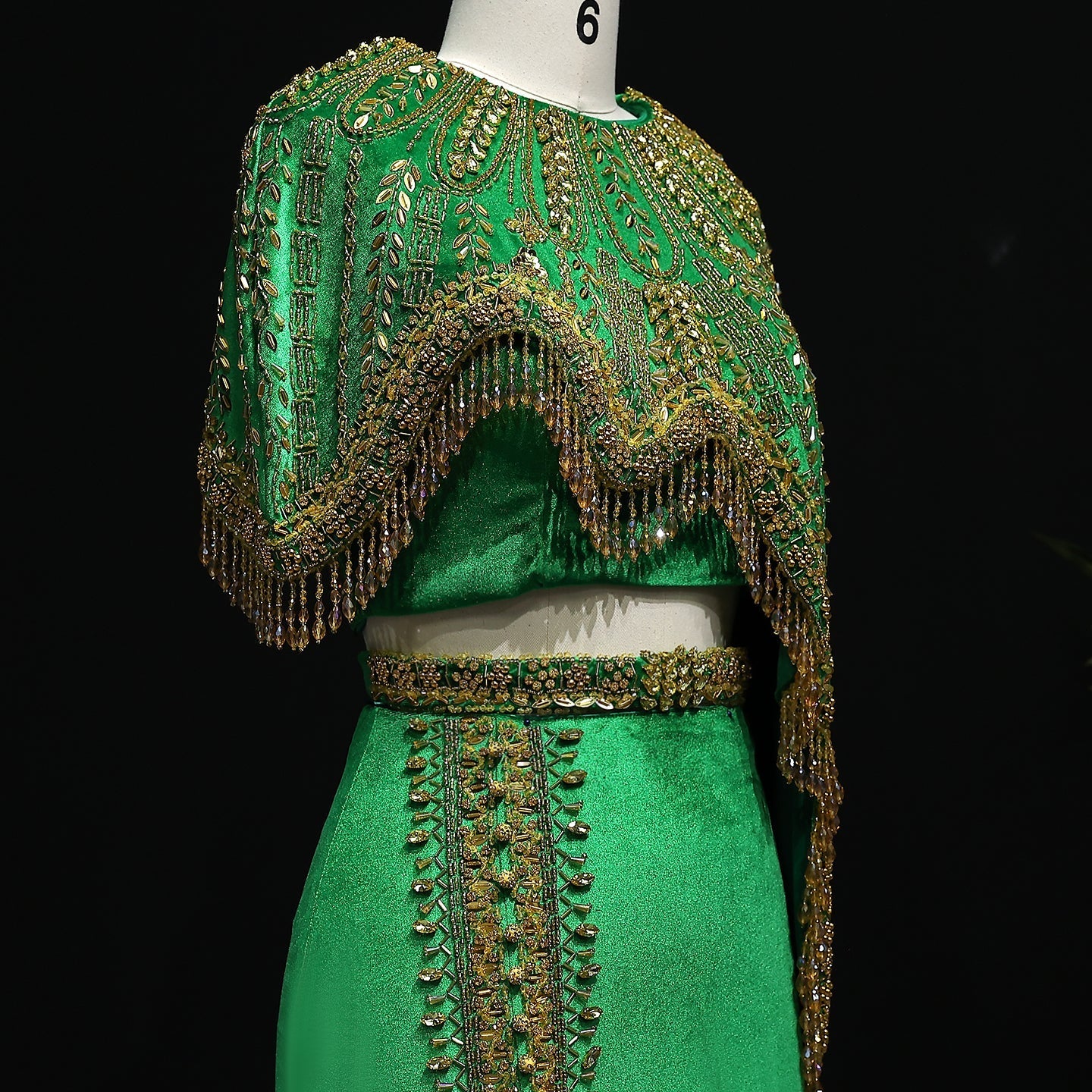 Luxury Black Two Pieces Evening Dress with Gold Beaded SS367