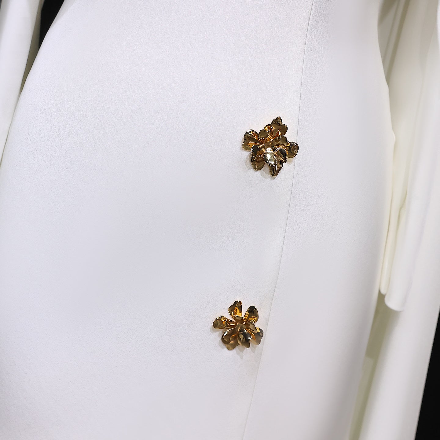 Elegant Off White Satin Arabic Evening Dress with Cape SF536