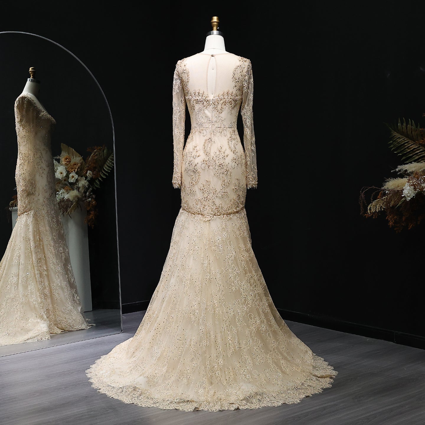 Glamorous Lace Long sleeve Mermaid Wedding Dress SW122