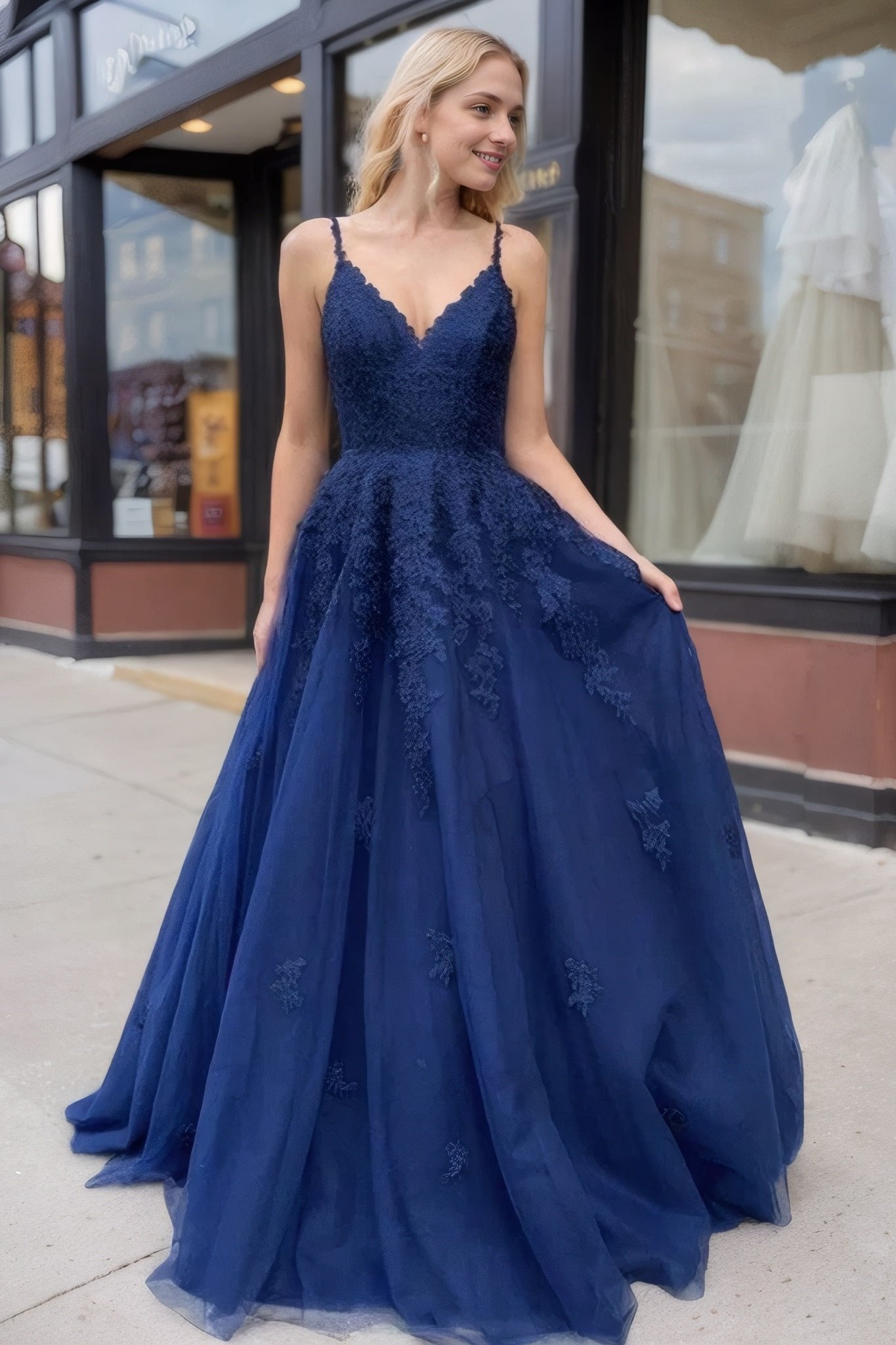 A-line/Princess V Neck Sleeveless Court Train Tulle Prom Dress With Appliqued-0