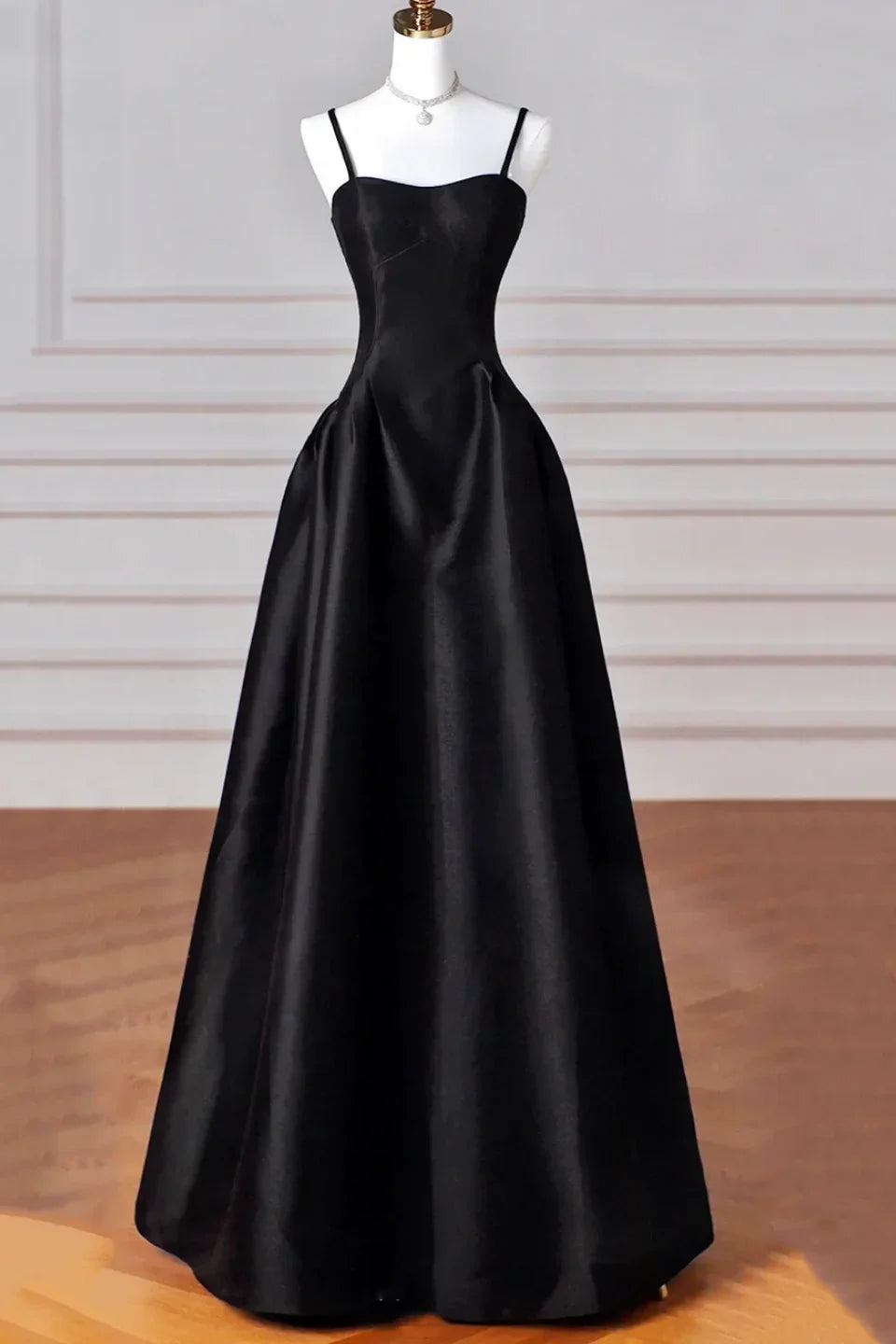 A-Line/Princess Halter Satin Sleeveless Long Prom Dress Black Prom Gown-0