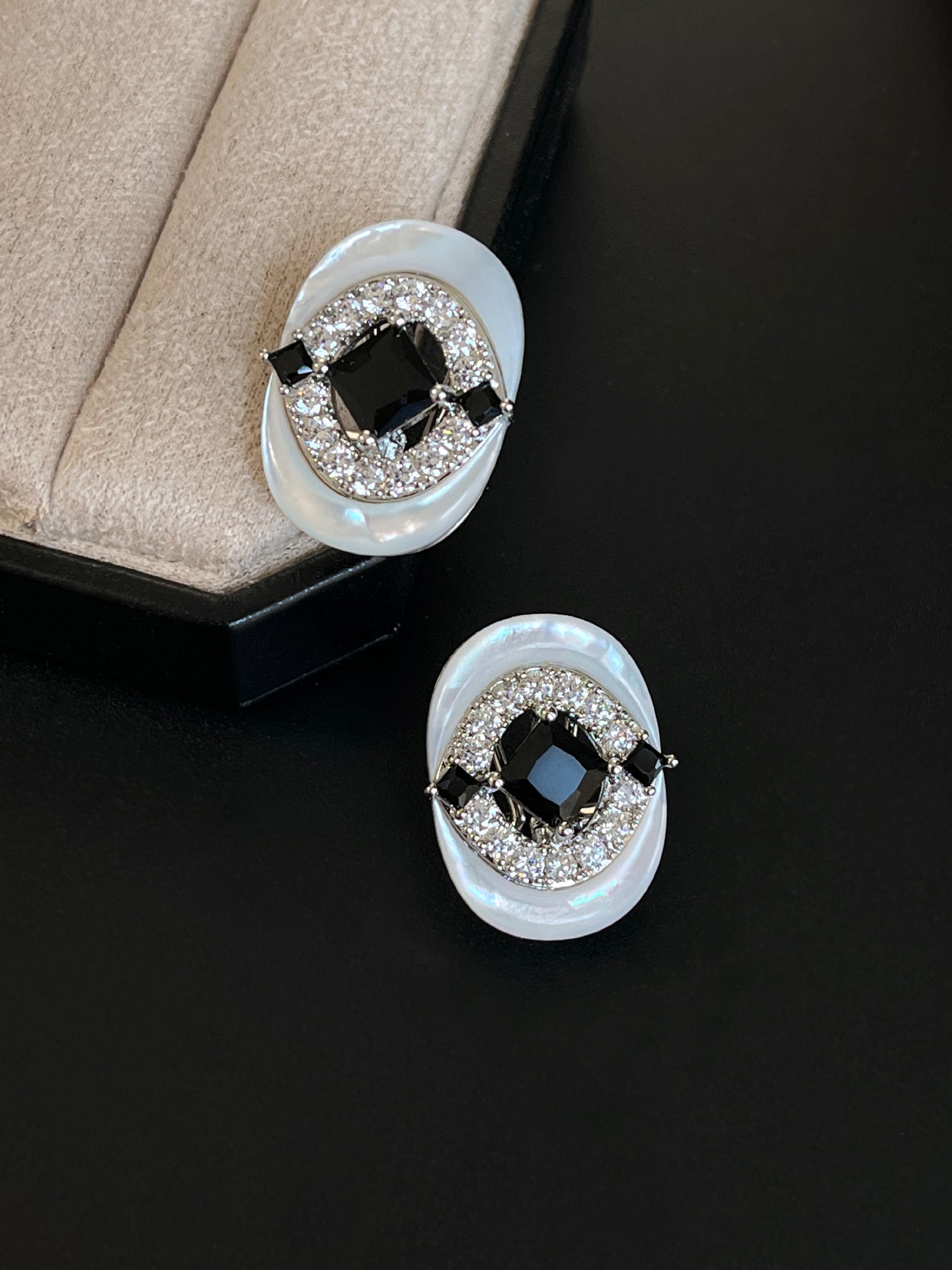 Art Deco Onyx Oval Studs