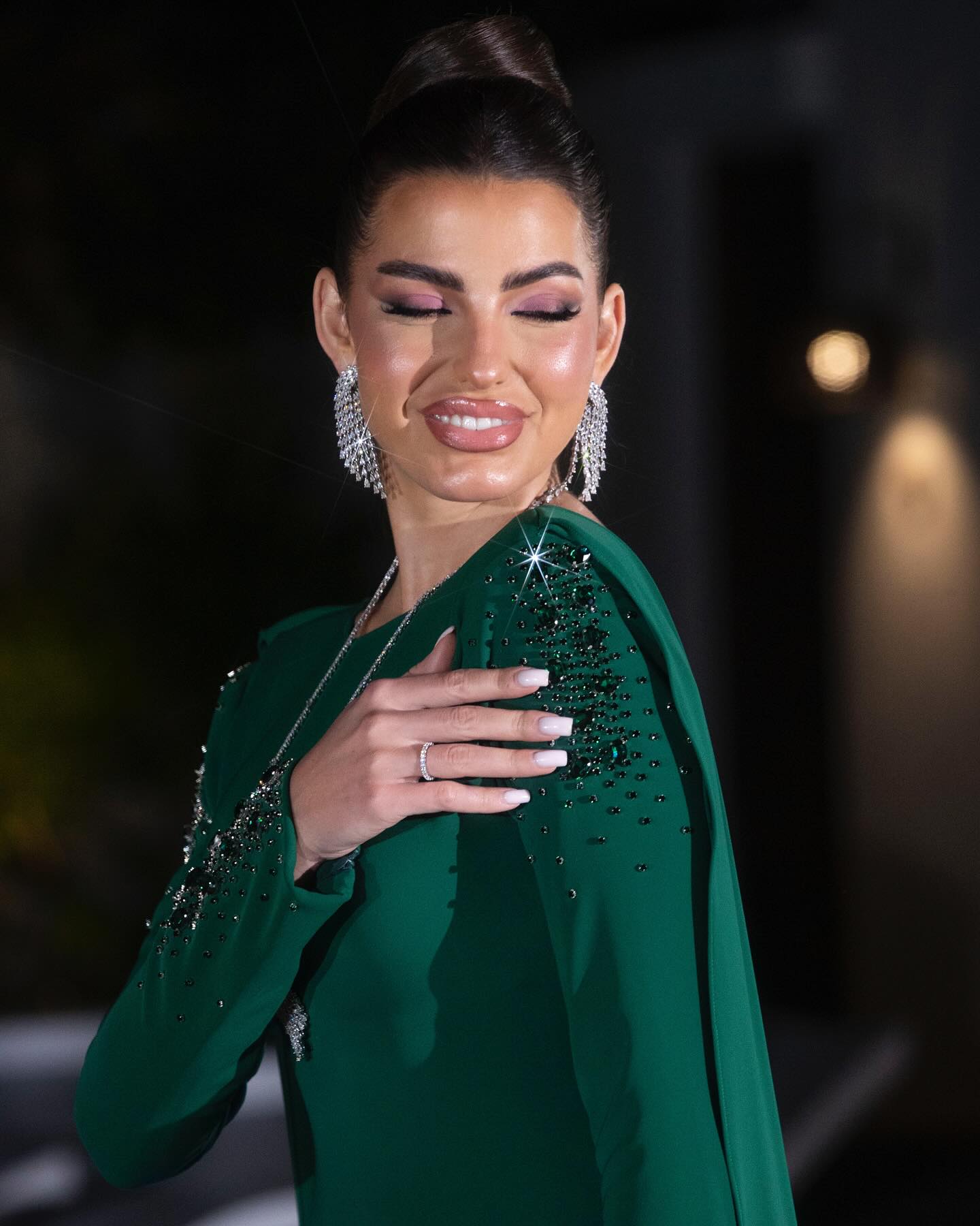 Elegant Green Long Sleeve Evening Dress with Cape SF464