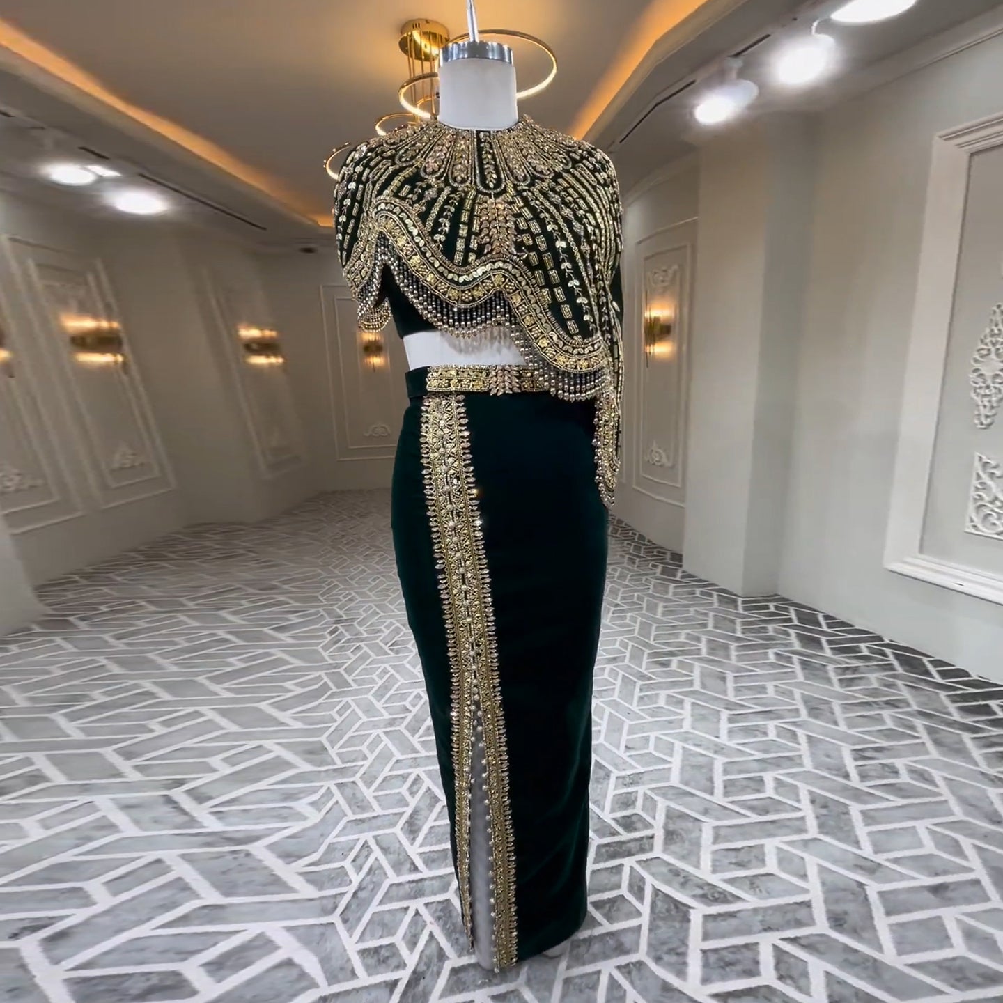 Luxury Black Two Pieces Evening Dress with Gold Beaded SS367