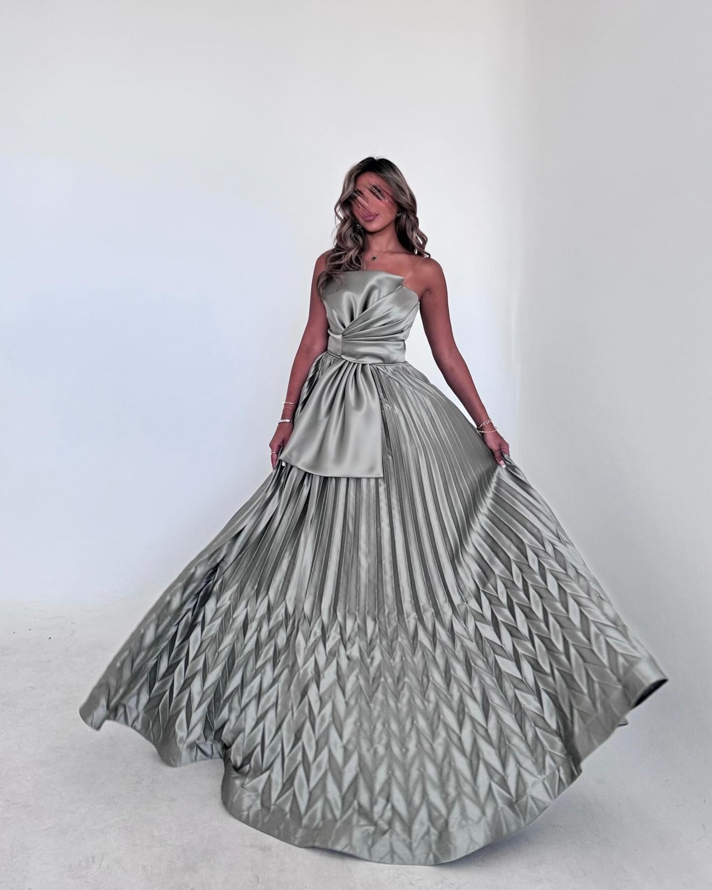 Elegant Sliver Pleats Strapless A-Line Evening Dress SS409