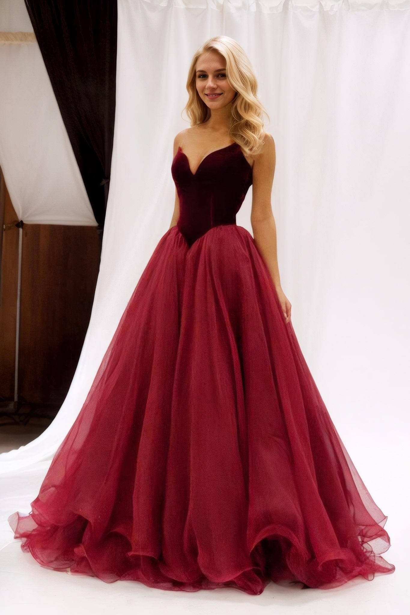 Organza Sweep Train A-Line/Princess Sleeveless Sweetheart Zipper Prom Dress With Pleated