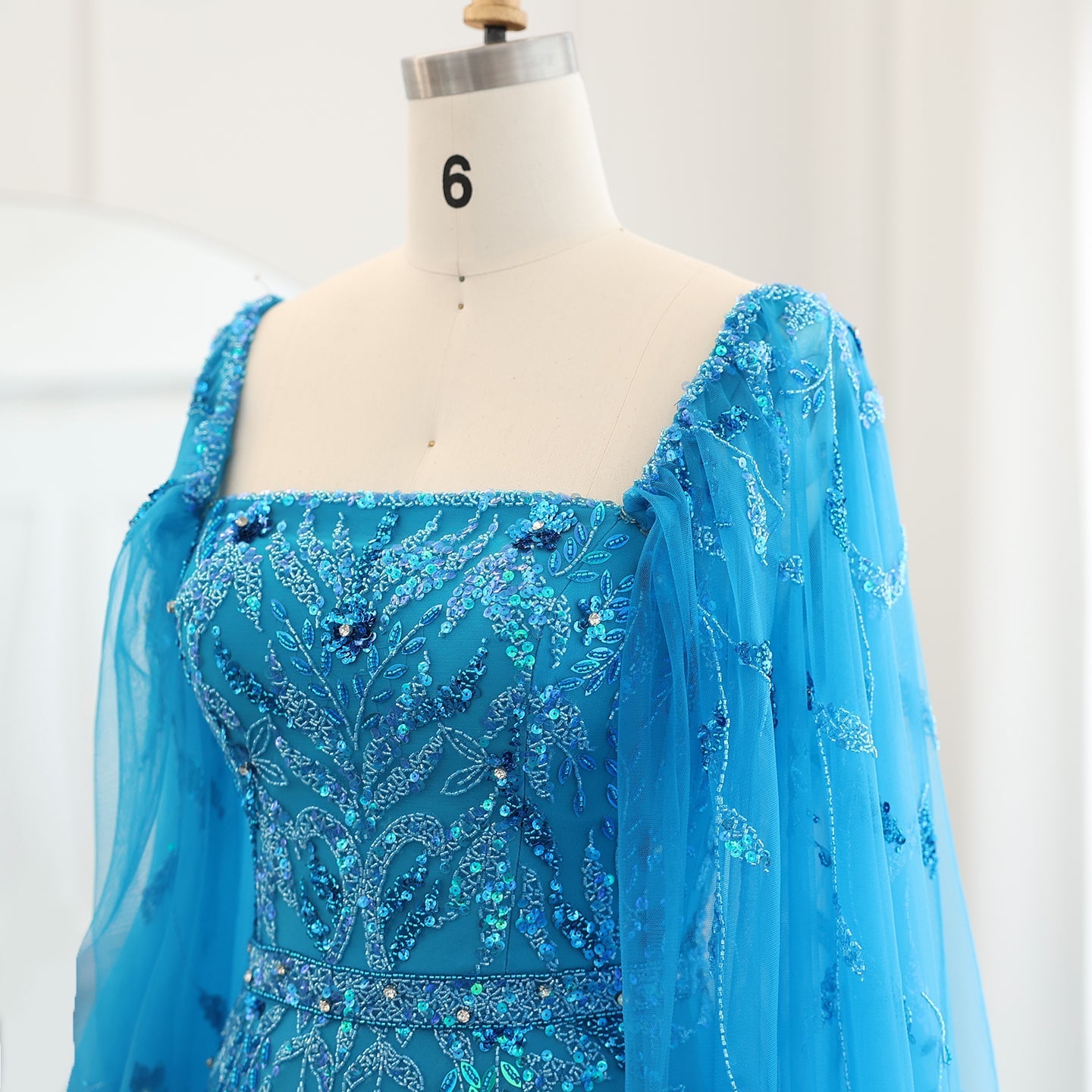 Luxury Feathers Lilac Evening Dress with Cape Sleeves SS381